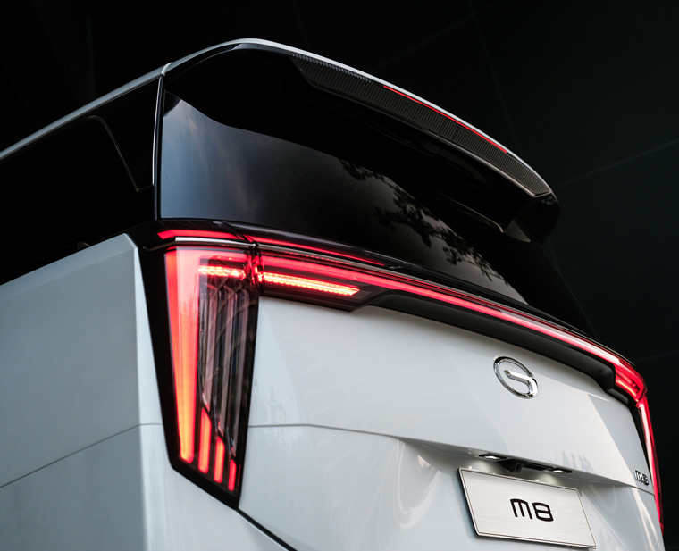 M8